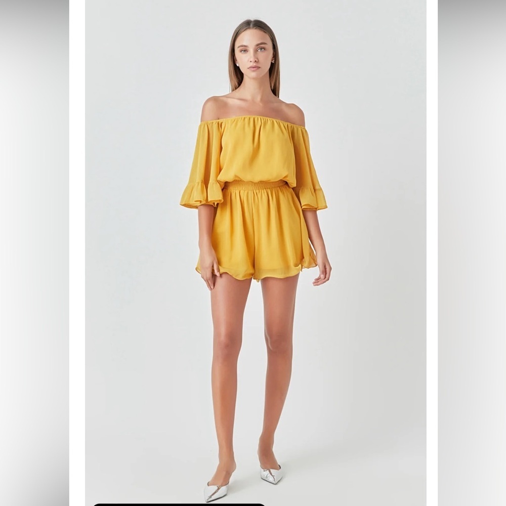NWT Endless Rose Ruffled Sleeve Romper Size M